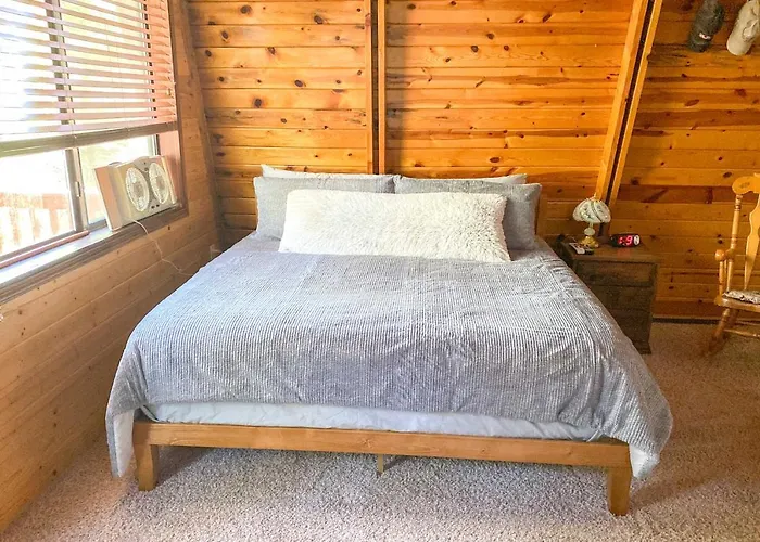 Near Hiking & Golfing: W/ Deck! Munds Park