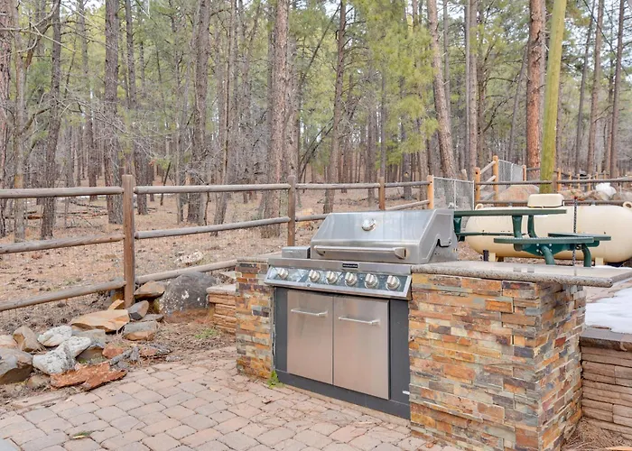Holiday home Near Hiking & Golfing: W/ Deck!