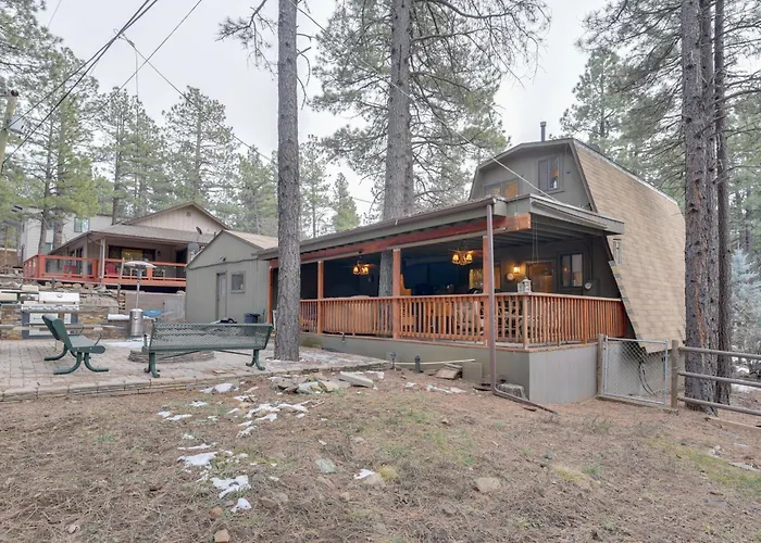 Near Hiking & Golfing: W/ Deck! Holiday home *